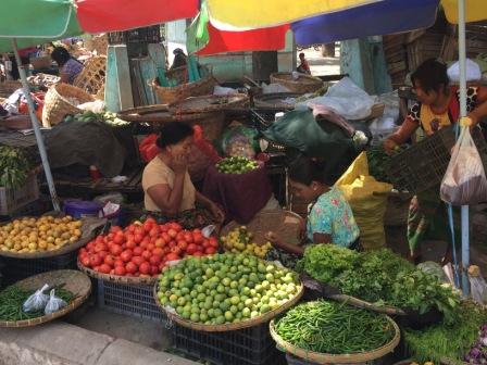 birmanie-voyage-marche-ville-circuit